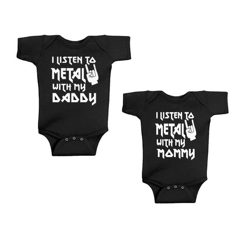 Romper Onesie Baby - ฉันฟังโลหะกับพ่อและแม่ของฉันชุดบอดี้สูททารกแรกเกิดแบบตลกแขนสั้นชุดติดกันสำหรับเด็กผู้หญิงเด็กผู้ชาย