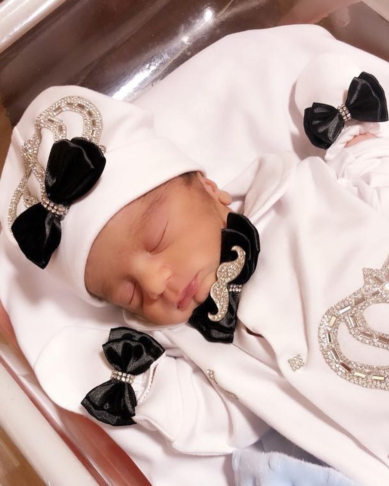 ชุดของขวัญสำหรับเด็กแรกเกิด 5  - Baby Clothing Essentials Newborn บทวิจารณ์และราคา